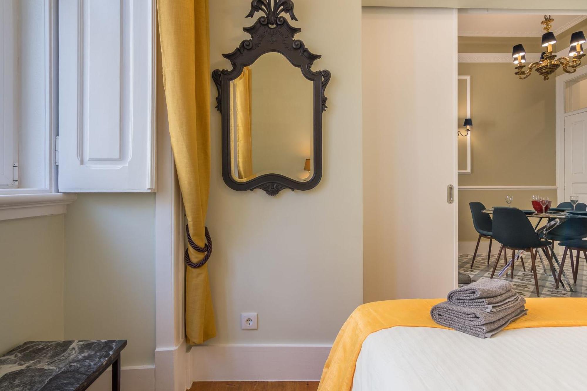 Apartamento Renoviertes Jahrhundert In Der Naehe Des Schlosses Lisboa